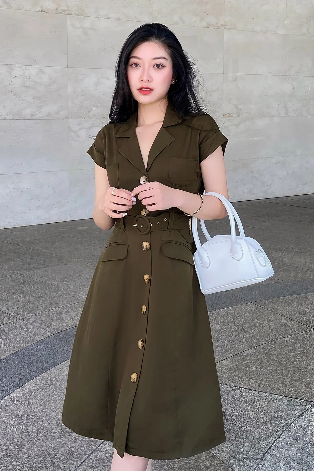 Mẫu đầm sơ mi suông dáng ngắn trẻ trung, năng động