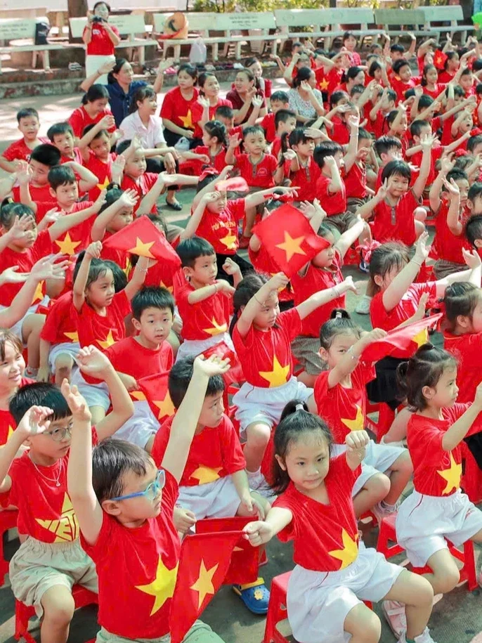 Cờ đỏ sao vàng: tin tức, hình ảnh, video, bình luận mới nhất