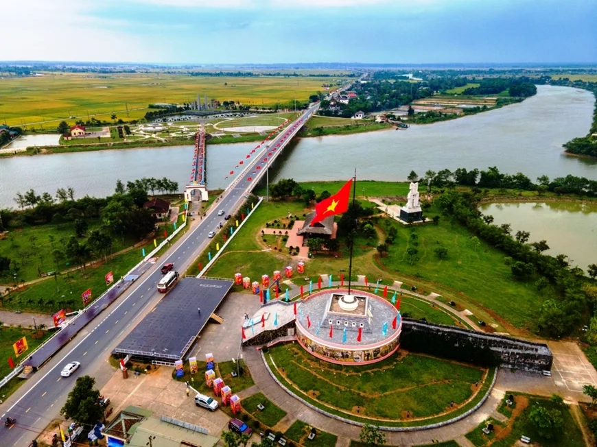 Thiêng liêng lá cờ đỏ sao vàng - cờ Tổ quốc