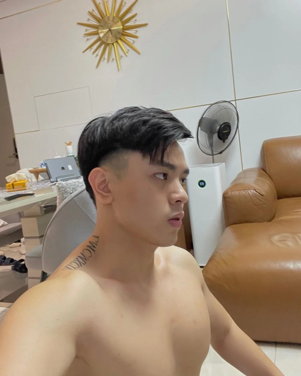 Kiểu tóc undercut 7/3 lịch lãm cho nam giới mặt dài