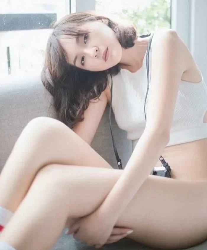 ảnh Hải Tú ánh nhìn quyến rũ