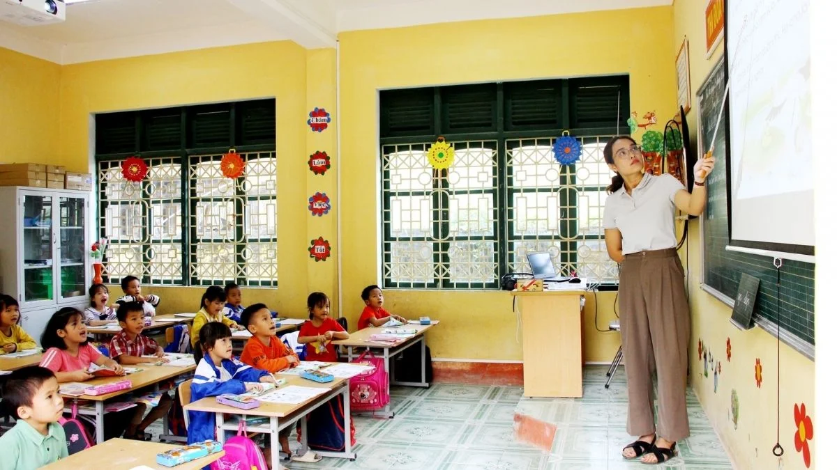 Hình ảnh lớp học cấp 1 vui vẻ (2)