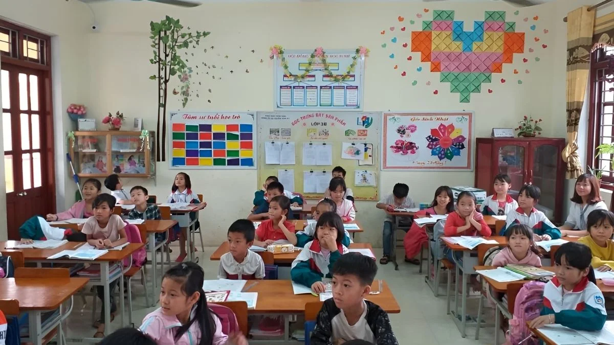 Hình ảnh lớp học cấp 1 (2)