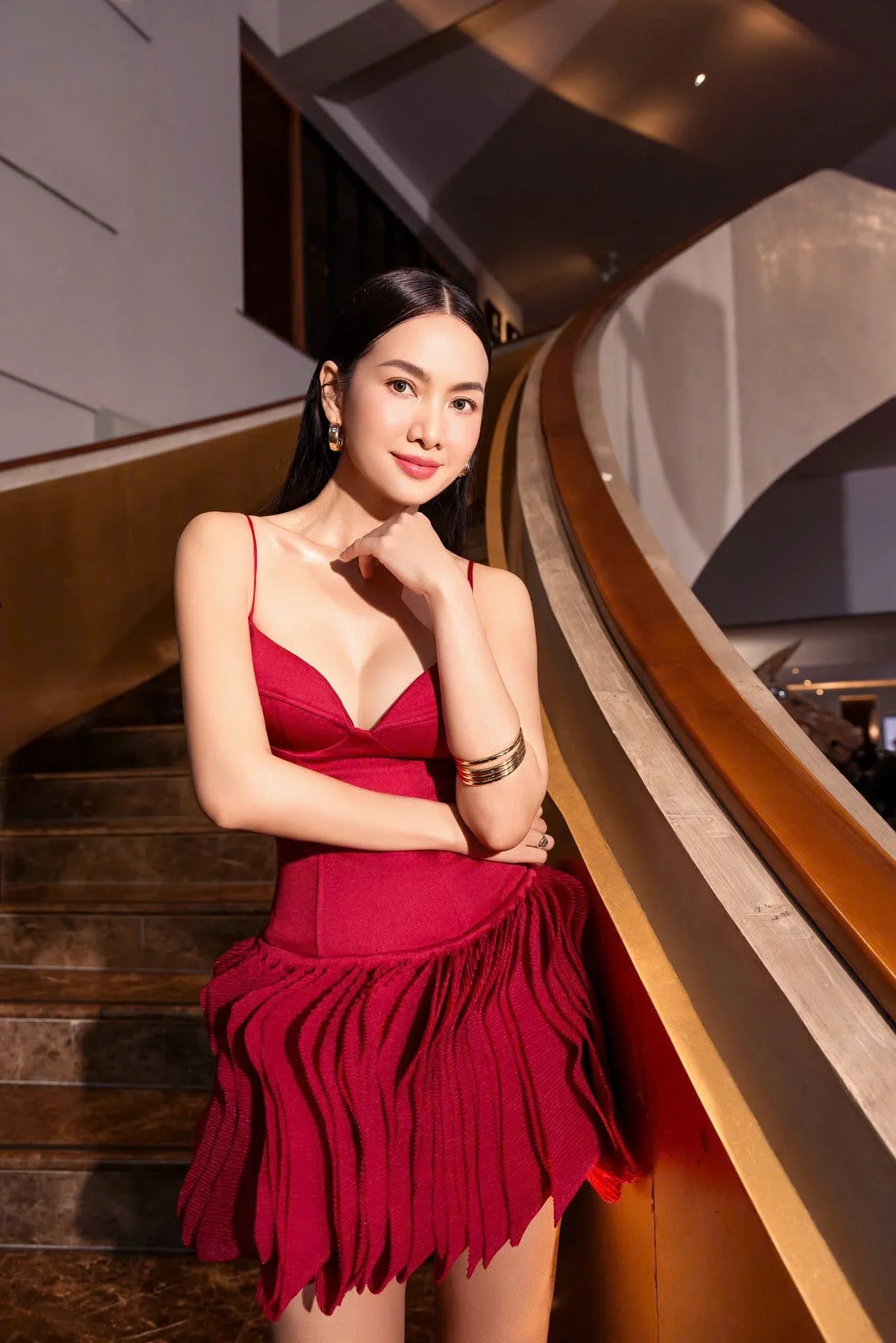 Sắc vóc nóng bỏng của siêu mẫu Anh Thư ở tuổi 43
