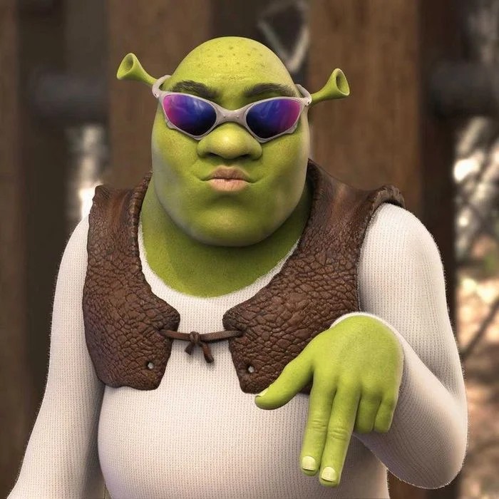 Nhân vật Shrek đeo kính hài hước