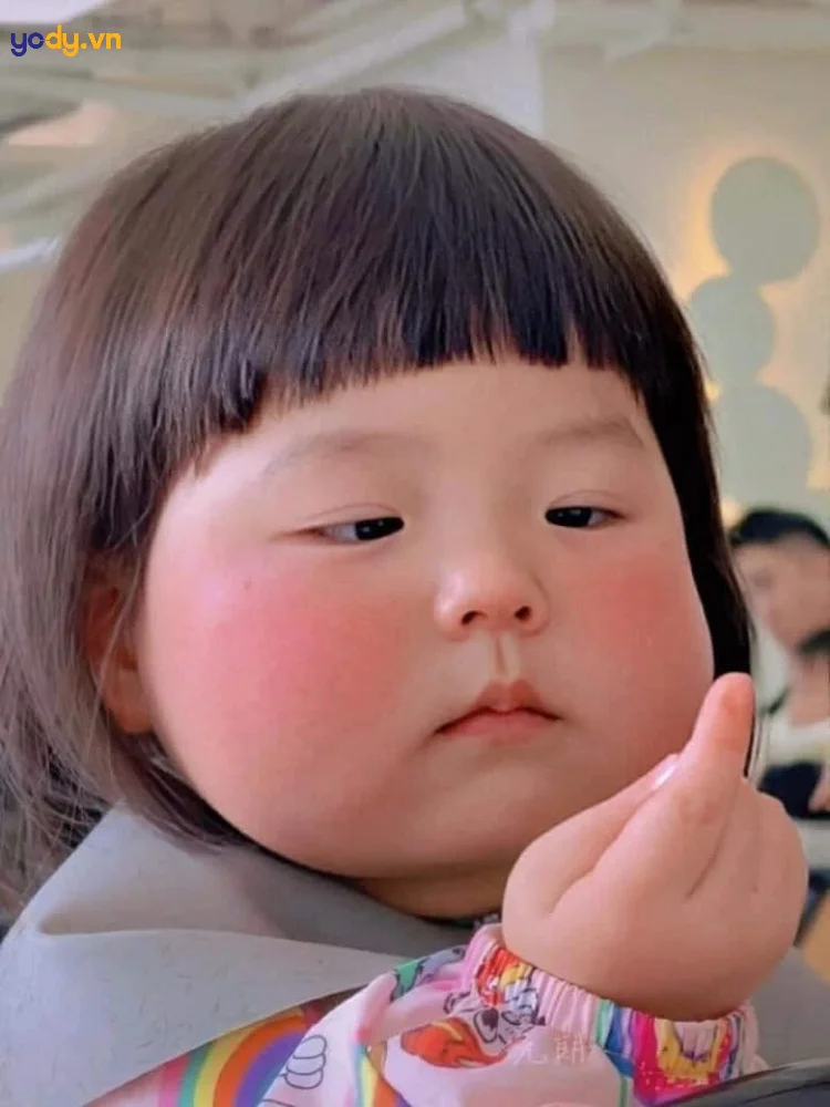 Ảnh đại diện hài hước cho người yêu con nít cute, đáng yêu