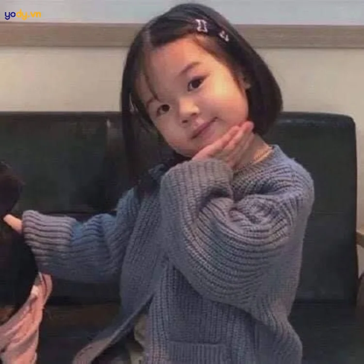 Ảnh đại diện hài hước cho người yêu em bé tỏ vẻ cute
