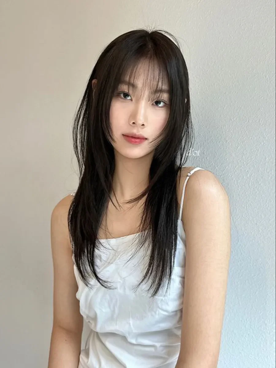Tóc dài thẳng mái thưa