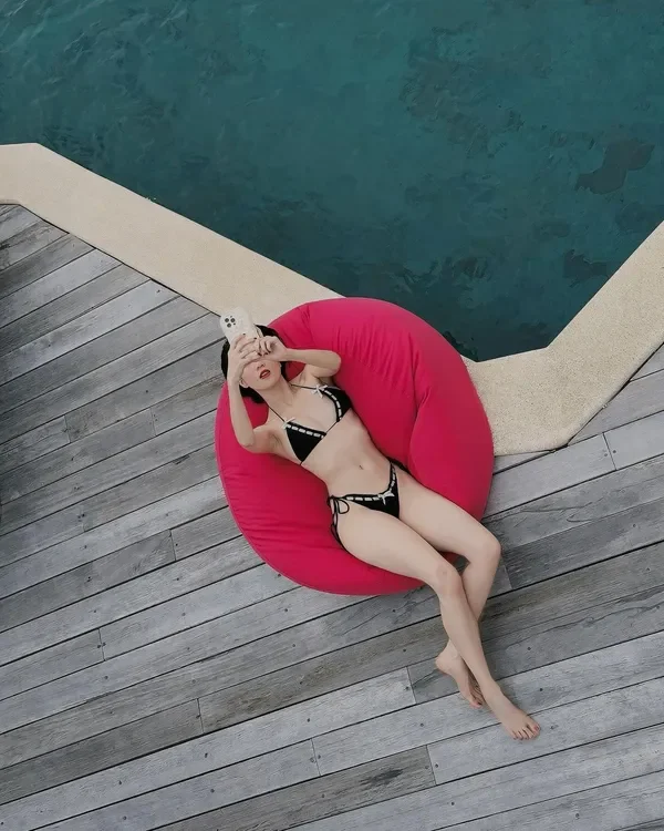 Ngọc Trinh gợi cảm bikini