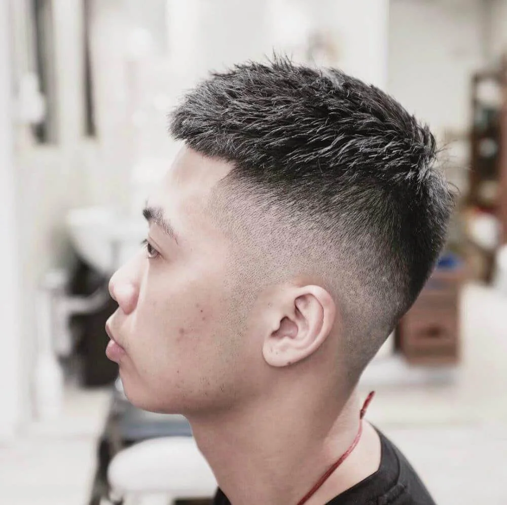 Kiểu tóc nam undercut ngắn fade sát gọn gàng