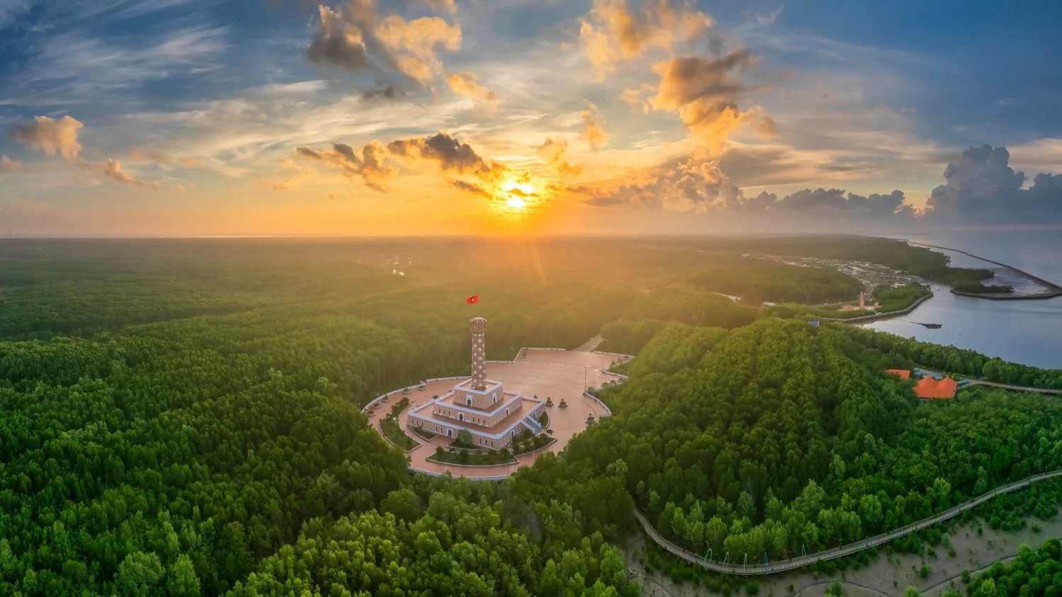 Tổ quốc rạng rỡ đón bình minh